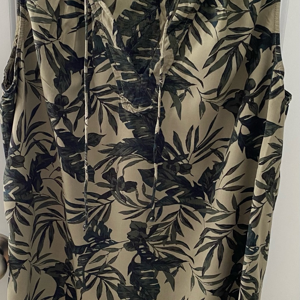 Old Navy Green Leaf Print Top
